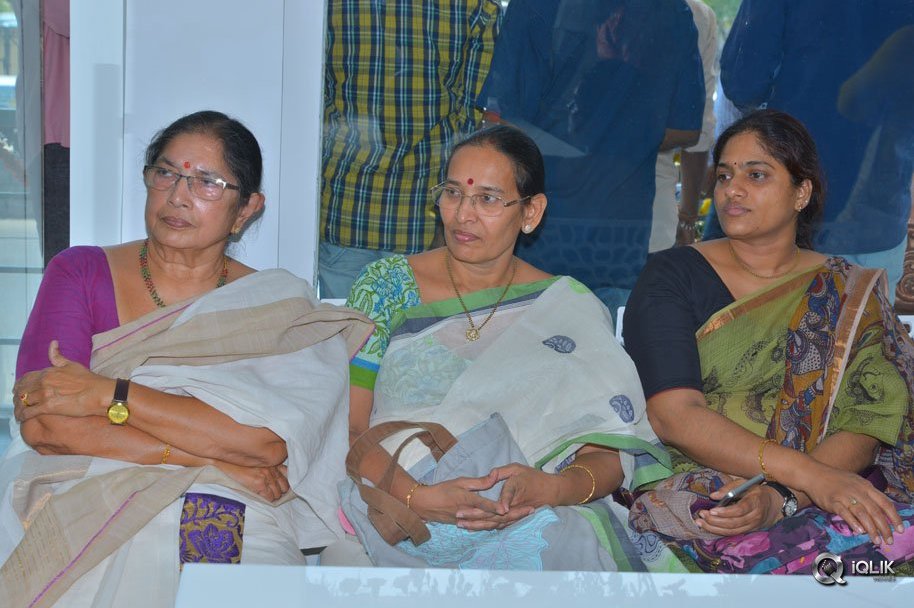 SS-Rajamouli-and-Family-Inaugurates-Krishna-Gari-Battala-Kottu
